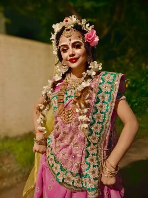 Preeti Kumari Instagram - Kaisa laga mera makeup 🤗 #radharani #makeup #getup #photoshoot #photos #photo #photography #photooftheday #tutubarbie💃💃
