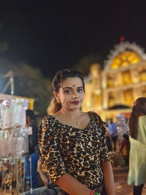 Preeti Kumari Instagram - Jai Bappa ki🙏🏻🌼 #celebration #insta #photoshoot #memory #photo #photographer #photograph #Bappa#tutubarbie💃💃