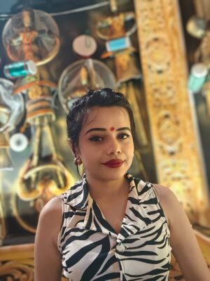 Preeti Kumari Instagram - Jai Bappa ki🙏🏻🌼 #celebration #insta #photoshoot #memory #photo #photographer #photograph #Bappa#tutubarbie💃💃