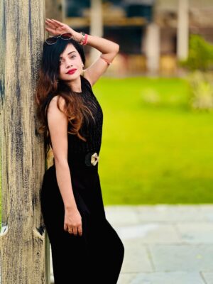 Preeti Kumari Instagram - Kya caption Likho?🤔 #photoshoot #photos #photoftheday #photo #photograph #tutubarbie💃💃