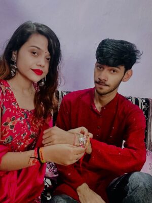 Preeti Kumari Instagram - हल्दी है तो चंदन है राखी है तो रिश्तों का बंधन है🤗🌼#insta #post#photo #photoshoot #rakshabandhan #celebration #photographer #tutubarbie💃💃