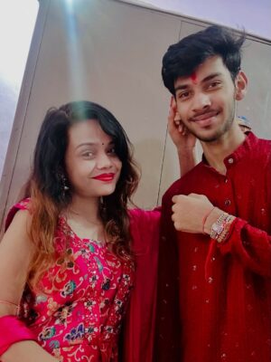 Preeti Kumari Instagram - हल्दी है तो चंदन है राखी है तो रिश्तों का बंधन है🤗🌼#insta #post#photo #photoshoot #rakshabandhan #celebration #photographer #tutubarbie💃💃