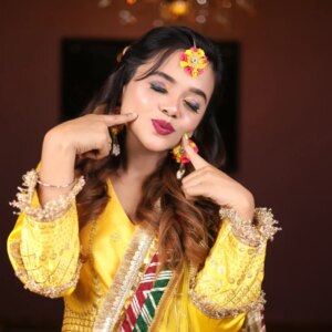 Preeti Kumari Instagram - Haldi bridal look😍
.
Mua - @glam__by_khushi_ 
In frame - @tutupreet 
Mentor - @alishamakeup_academy