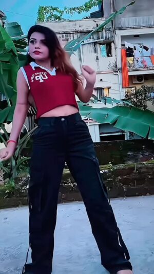 Preeti Kumari Instagram - Azul🍡
.
.
.
.
#reels #gururandhwa #dance#doll#tutubarbie💃💃 @gururandhawa