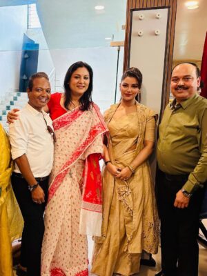 Preety Kongana Instagram - আজি “ককা দেউতা নাতি আৰু হাতী -২ “ প’স্টাৰ  শুভমুক্তিৰ সময়ত 🙏🧿🙏