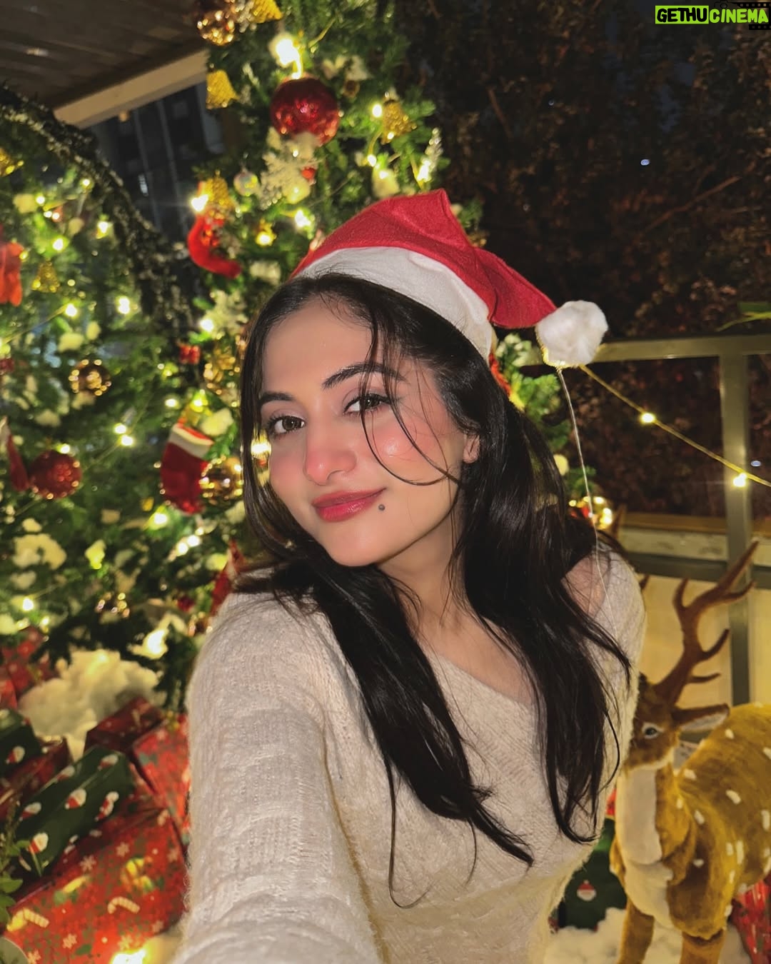 Preksha Makhija - 20.4K Likes - Santa baby💕🌲✨
.
.
.
.
.
.
.
#santa #christmas #christmastime #christmasdecor #santababy #christmasnails #fyp #ａｅｓｔｈｅｔｉｃ #explore