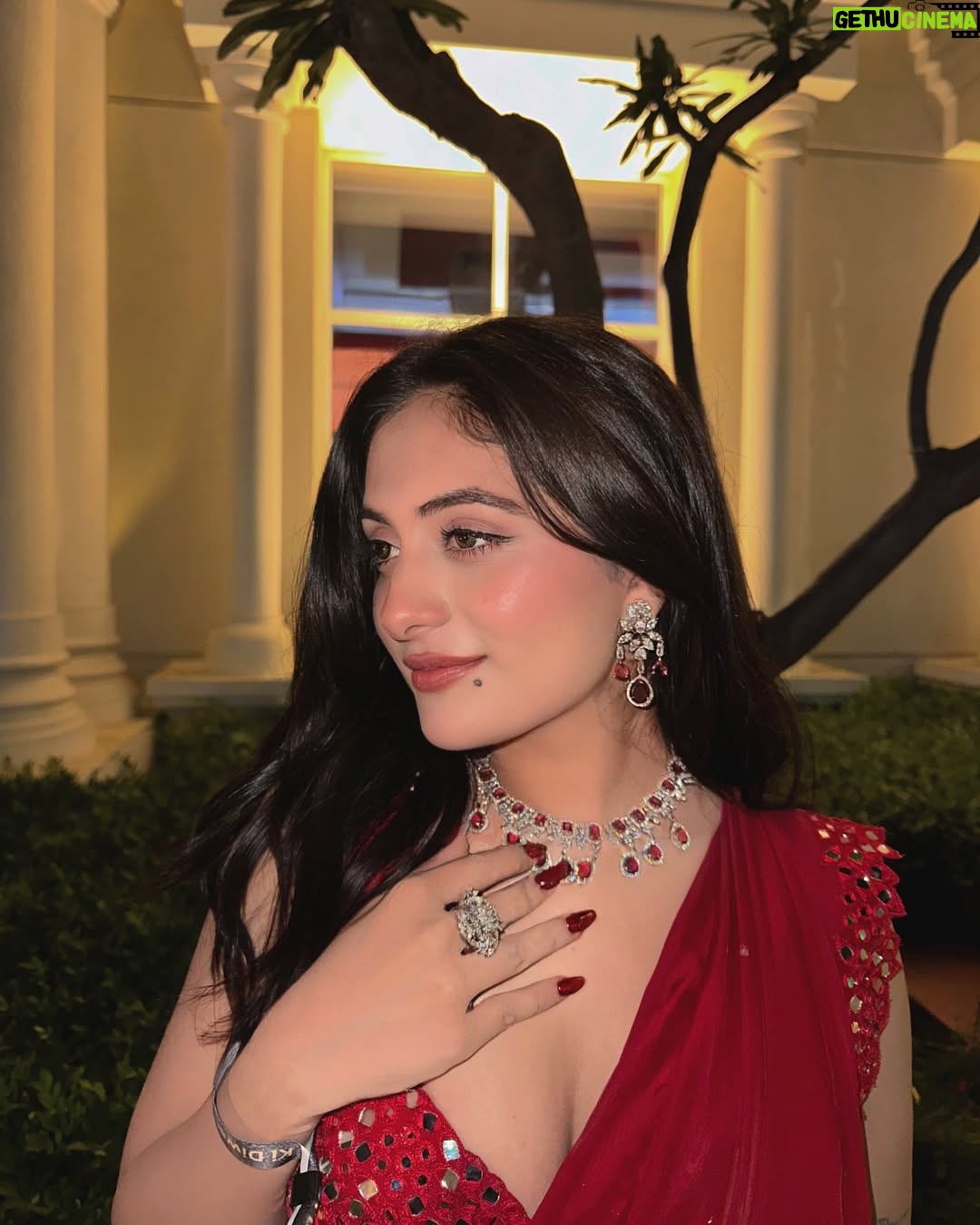 Preksha Makhija - 45.4K Likes - देखो प्यारे ये नज़ारे, ये दीवाने, ये परवाने, हैं इश्क़ में कैसे गुम #diwali2024 🧨🪔✨
.
.
Jewellery @pearlsnpetals_byanjali 
.
.
.
.
.
.
#diwali #diwali2024 #trend #trending #trendingreels #reels #explore #exploremore #trendingnow #fyp #fypシ #mirrorselfie #ethnicwear #indianwear #diwaliparty #diwalivibes #outfit #diwalioutfit #ootd #ootdfashion #style #fashion