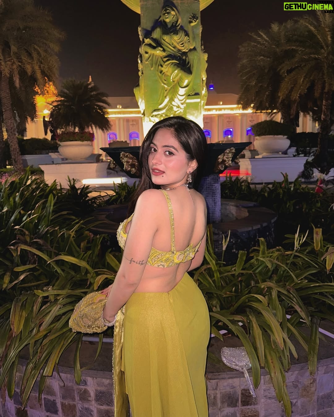 Preksha Makhija - 14.8K Likes - half princess, half menace🔫💚
.
.
.
.
.
.
.
#instagood #ootd #potd #lehenga #shadiseason #desi #fyp #ａｅｓｔｈｅｔｉｃ #explore
