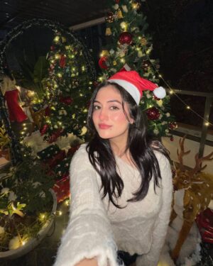 Preksha Makhija Instagram - Santa baby💕🌲✨
.
.
.
.
.
.
.
#santa #christmas #christmastime #christmasdecor #santababy #christmasnails #fyp #aesthetic #explore