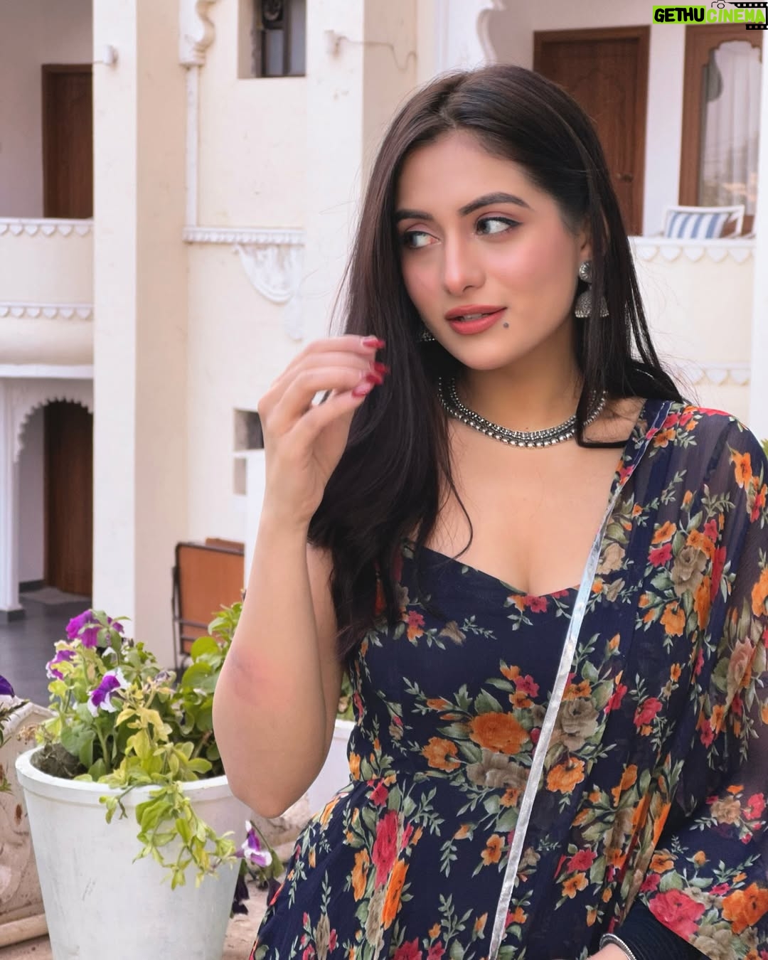 Preksha Makhija - 34.9K Likes - jhumka bareilly wala👀✨🤌🏻
.
comment for outfit deets💌
.
.
.
#jhumka #suit #ethnic #traditional #ethnicwears #explore #fypage