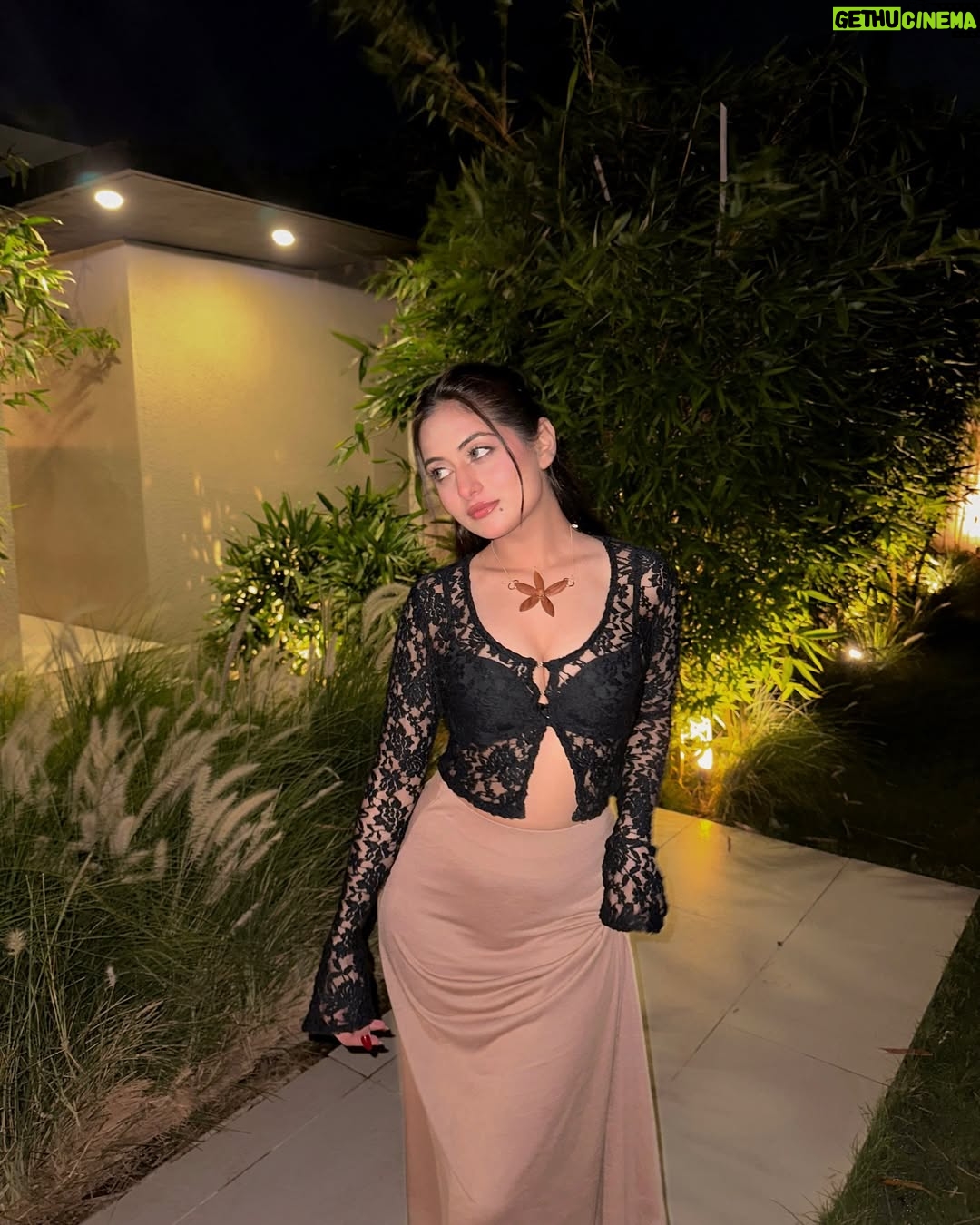 Preksha Makhija - 9.7K Likes - maza nahi aa rha 2025 laga do🙂
.
.
comment/dm for outfit links
.
.
.
.
.
.
.
.
#ａｅｓｔｈｅｔｉｃ #islandlife #outfitinspo #ootd #posesforpictures #instamood #fyp #explore #blackoutfit