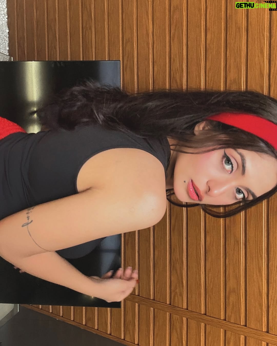 Preksha Makhija - 11.3K Likes - last pic is my default mood😮‍💨
.
.
.
.
.
.
.
.
#ootd #ａｅｓｔｈｅｔｉｃ #pinterest #headband #cutefits #fyp #outfitinspo