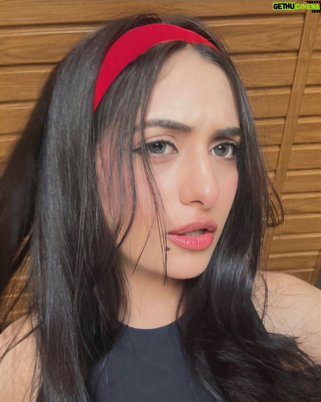 Preksha Makhija - 11.3K Likes - last pic is my default mood😮‍💨
.
.
.
.
.
.
.
.
#ootd #ａｅｓｔｈｅｔｉｃ #pinterest #headband #cutefits #fyp #outfitinspo