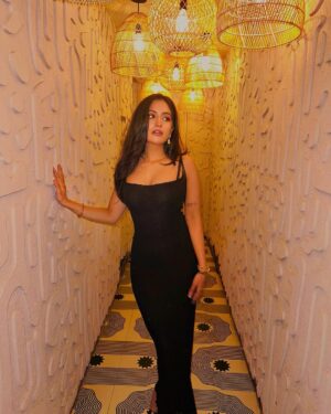 Preksha Makhija Instagram - buy me books and tell me i am pretty🖤
.
.
.
.
.
.
.
.
#wednesday #blackdresses #morticiaaddams #blackoutfit #posesforpictures #luxury #fashion
(Soft luxury, Black dress outfit,GRWM black dress edition, Outfit inspo,
Timeless fashion, Closet essential, Old money vibes, Minimalist style, Evening glam, Capsule wardrobe)