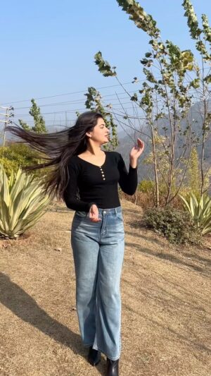 Prity Thista Instagram - 😎 
.
.
.

.
.
.
.
.
.
.
.#pritythista #trendingreels #reels #instagood #viral #fomo