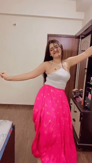 Prity Thista Instagram - Aga bai 🫣 
.
.
.
.
.
.
.
.
.
.
.
.
#pritythista #reels #trendingreels #instagood #instagram #viral #popular #share #trend #dance #dancing #dancers #danceislife #like #pritythista #likes4followers #ranimukherjee #agabai #réel