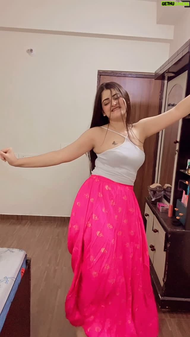Prity Thista - 40.1K Likes - Aga bai 🫣 
.
.
.
.
.
.
.
.
.
.
.
.
#pritythista #reels #trendingreels #instagood #instagram #viral #popular #share #trend #dance #dancing #dancers #danceislife #like #pritythista #likes4followers #ranimukherjee #agabai #réel