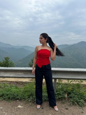 Prity Thista Instagram - High on you✨
.
.
.
.
.
.
.
.
.
.
.
.
#pritythista #réel #instagram #insta #instamood #instapic #instaphoto #viral #cute #shimla #solan #nature #picture #pictureoftheday #photos #ootd