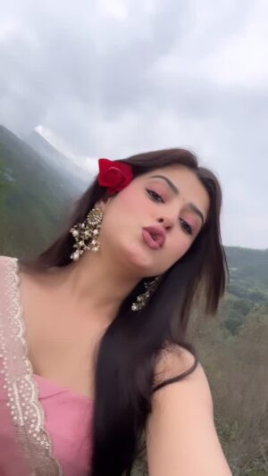 Prity Thista Instagram - Phool🌹
.
.
.
.
.
.
.
.
#pritythista #reels #trendingreels #viral #instagram #foryou #trend #trend #share #transition #transtions #saree