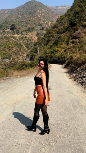 Prity Thista Instagram - Azul 🫢 
.
.
.
.
.
.
.
.
.
.
.
.
.
.
.
#pritythista #reels #trendingreels #instagram #popular #trend #share #gururandhawasongs #azul #gururandhwa and