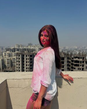 Prity Thista Instagram - Let’s play Holi🤭 
.
.
.
.
.

.
.
.
.
.
.
#pritythista #holi #photo #trending #foryou