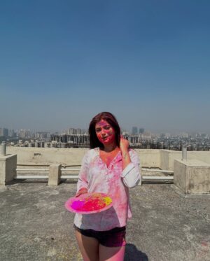 Prity Thista Instagram - Let’s play Holi🤭 
.
.
.
.
.

.
.
.
.
.
.
#pritythista #holi #photo #trending #foryou
