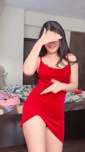 Prity Thista Instagram - Shake it🫷🏻🙂‍↔️ 
.
.
.
.
.
.#pritythista #reels #trendingreels #instagram #viral #instagood #share #trend #shakeit it