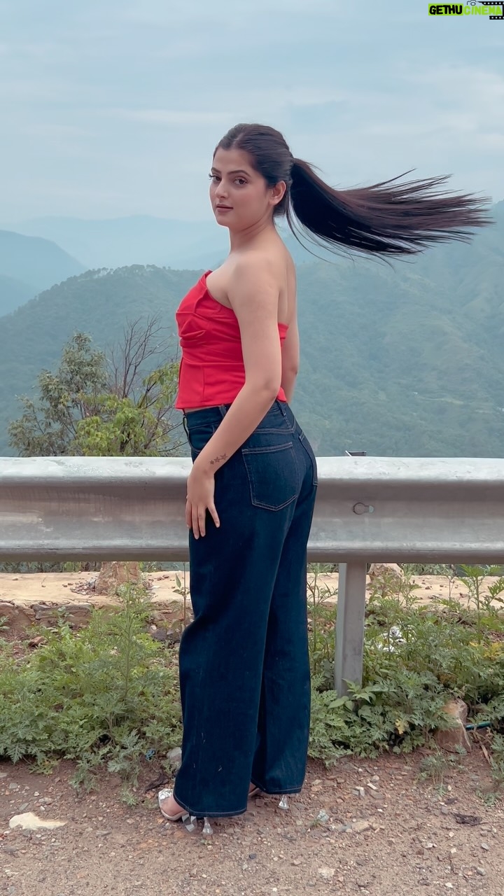 Prity Thista - 12.6K Likes - Koi todd ni🫣 
.
.
.
.
.
.
.
.
#pritythista #reels #trendingreels #instagram #instagood #foryou #trend #viral #gulzaar r