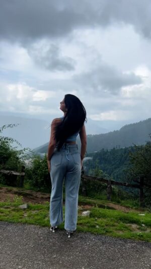 Prity Thista Instagram - Ese kese🤭 
.
.
.
.
.
.
.
.
.
.
#reels #viral #popular #pritythista #instagram #trend #share #viral #instagood #love #ese #kese #view #natural