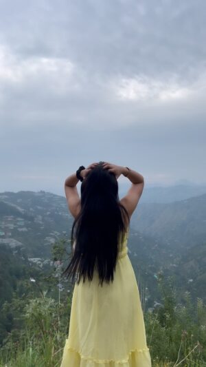 Prity Thista Instagram - Cham cham ✨ 
.
.
.
.
.
.#pritythista #reels #trendingreels #instagram #viral #instagood #popular #foryou #share #trend #shimla