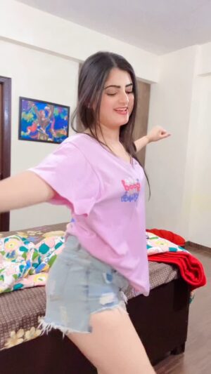Prity Thista Instagram - Qatal 🤭 
.
.
.
.
.
.
.
.
.
.
.
#pritythista #reels #trendingreels #instagood #instagram #viral #popular #foryou #trend #dance #gururandhawareels❣️ #gururandhwa #qatal #trendingaudio❤️ #like #dancing #dance