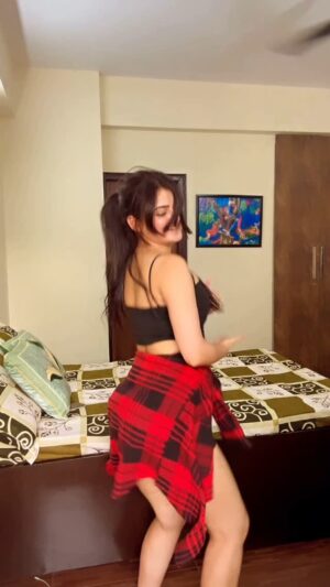 Prity Thista Instagram - Cheater Balam🙈 .
.
.
.
.
.
.
.
.
.
.#pritythista #reels #trendingreels #instagram #viral #popular #foryou #share #trend #dance #dancing #dancer #balam #balamcheater🥺