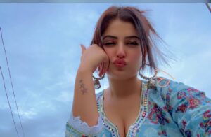 Prity Thista Instagram - Khid khid hnsdi☺️ 
.
.
.
.
.
.
.

.
.
.
.
#pritythista #insta #karanaujla_official #forareason #cute #instafit #instamood #instagram #viral #share #punjabi #trend #trendingsongs #trending #like
