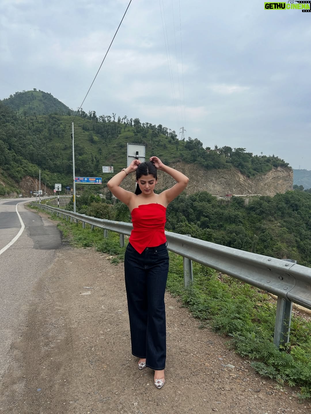 Prity Thista - 6.5K Likes - High on you✨
.
.
.
.
.
.
.
.
.
.
.
.
#pritythista #réel #instagram #insta #instamood #instapic #instaphoto #viral #cute #shimla #solan #nature #picture #pictureoftheday #photos #ootd