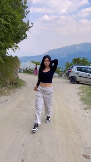 Prity Thista Instagram - Qatal 😌 
.
.
.
.
.
.
.
.
.
.
.
.
#pritythista #reels #trendingreels #instagood #gururandhawa #qatal #popular #foryou #viral