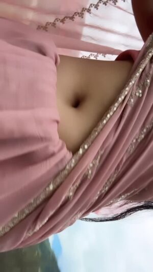 Prity Thista Instagram - Maza Utna nasheela hai 😌🔥 
.
.
.
.
.
.
.
.
.#pritythista #reels #trendingreels #instagram #instagood #share #popular #saree #salmankhan #beautiful #cute