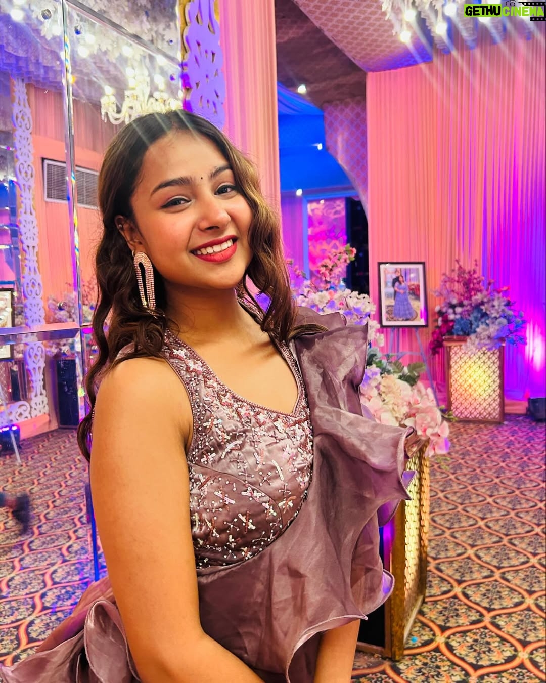 Priya Agarwal - 1K Likes - Your V- Day Rose 🌹💞