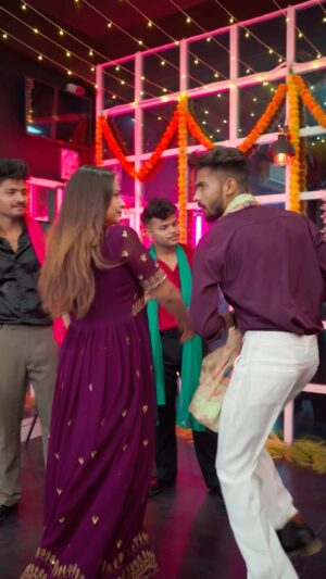 Priya Agarwal Instagram - Na Samjhe Nadaan Hai 🤗❤️
@pankaj_rajput_1103 🎀
.
.
.
#reels #reelsinstagram #instagood #instagram #sajanjigharaaye #bollywood #90sbollywood #sangeet #dance #trend #ethnic #weddingsong #viral #explorepage