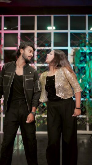 Priya Agarwal Instagram - Dishkyaun 🔫 👀
@pankaj_rajput_1103 💕
.
.
.
.
#reels #reelsinstagram #instagood #instagram #dishkyawwdhoomdhoom #look #dance #dancereel #new #trend #viral #explorepage