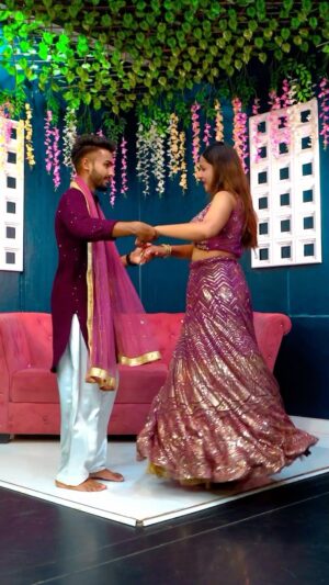 Priya Agarwal Instagram - Save this one for your next sangeet performance 😉♥️
@pankaj_rajput_1103 ✨
outfit - @dresses_on_rent_faridabad 
.
.
.
.
#reels #reelsinstagram #instagood #instagood #heeriye #weddingchoreography #weddingdance #coupledance #look #cute #viral #explore