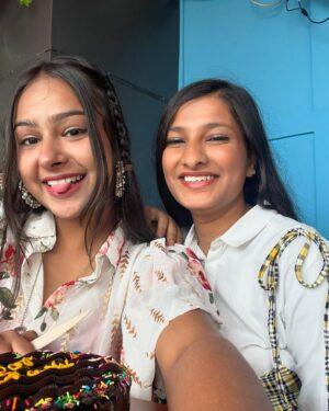 Priya Agarwal Instagram - Happiest Birthday To You BAE ♥️
My 11:11 🌍 
I don’t say it enough but you deserve the world ,
don’t know what i would do without you 🥺
#bae