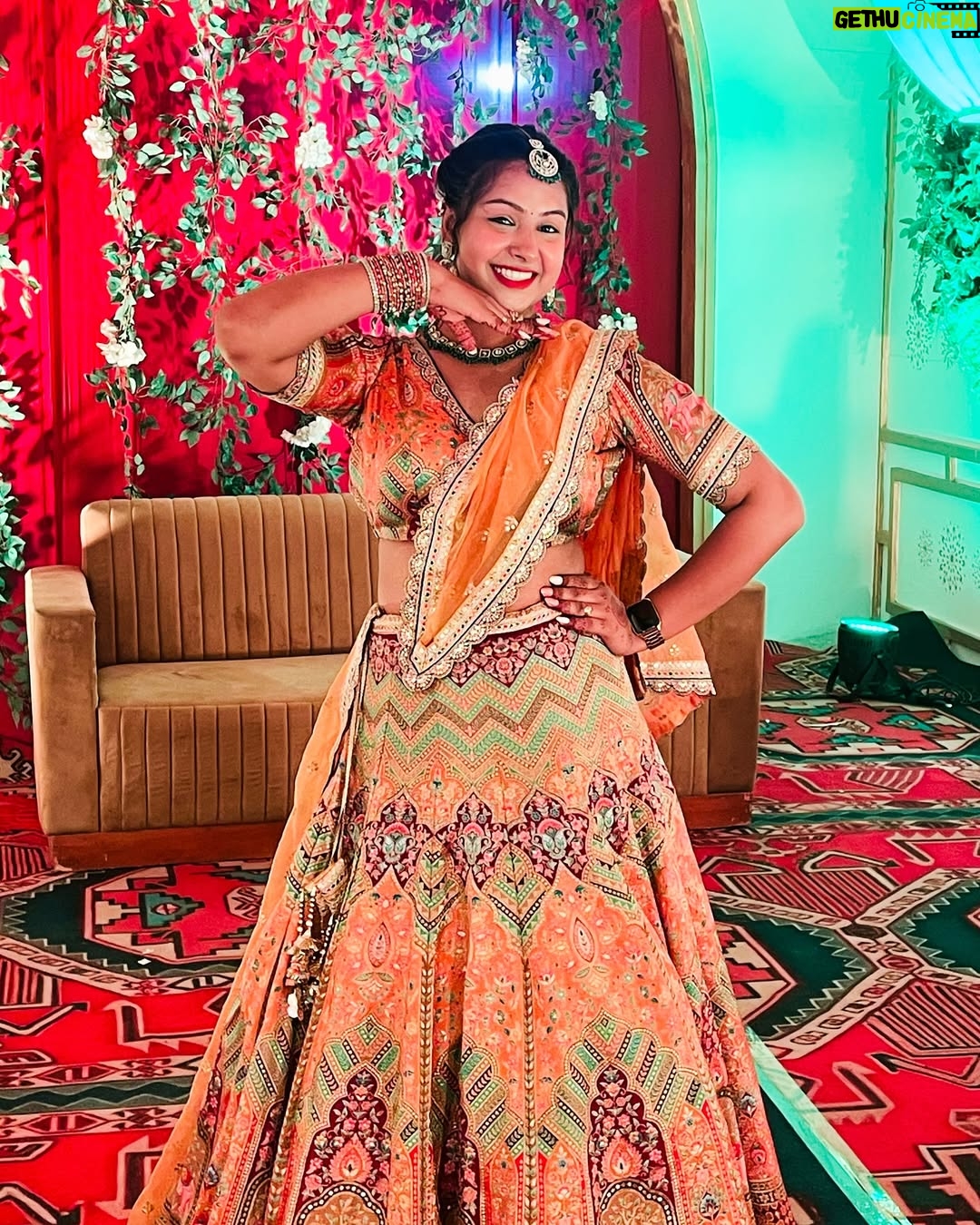 Priya Agarwal - 0.9K Likes - “The phool you’ve been looking for”🌟🌻💛🦢