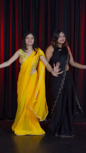 Priya Agarwal Instagram - P E E L I N G S 🐝🙊
@yashii__ag 💛
.
.
.
.
#reels #reelsinstagram #peeling #pushpa2 #pushpa #hookstep #masti #look #ethnic #saree #viral #instagood #instagram #girls #explore #fyp
