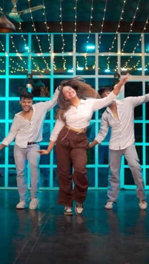 Priya Agarwal Instagram - Raat Bhar 😍🎀
@official_rishabh_garg @official_daksh3012 
.
dc - @my_name_is_govind_ 
.
#reels #reelsinstagram #instagood #instagram #dance #trendingreels #trend #raatbhar #masti #viral #explorepage