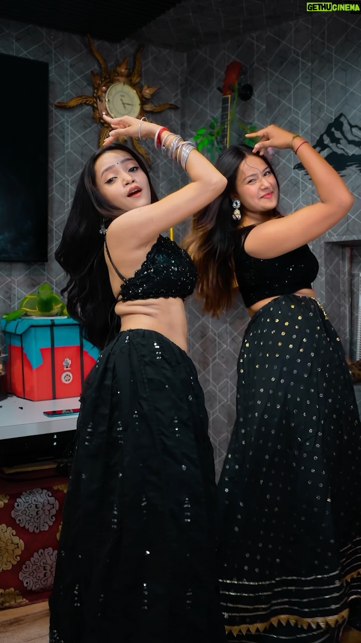 Priya Agarwal - 6.4K Likes - Me Toh Kamsin Kali Thi 👀 🍂
@snehuuuu_0301 🎀
.
.
.
#reels #reelsinstagram #instagood #instagram #aajanachle #trend #dance #look #gurls #viral #explorepage