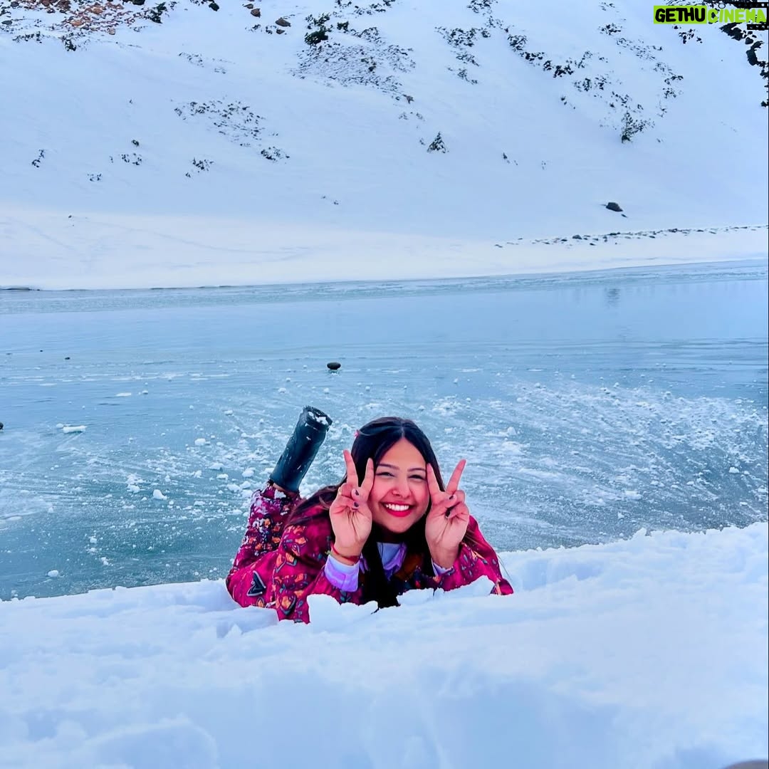 Priya Agarwal - 1K Likes - “Where the earth touches the sky.”🌌 ⛰️

#manali #trip #friends #newpost