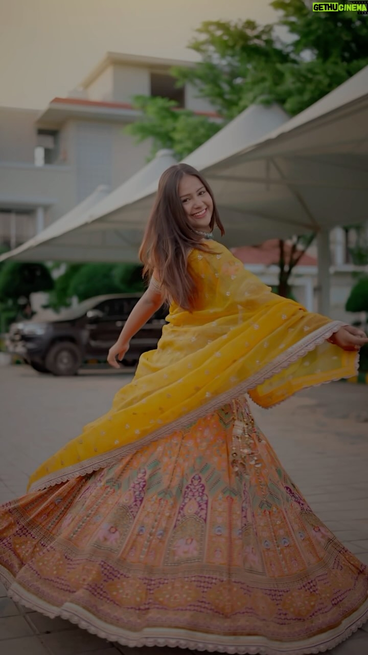 Priya Agarwal - 7.6K Likes - Shaky Shaky 😍🫶
@snehuuuu_0301 @arohitayal 🎀
.
.
@sanjurathod07 @isha__malviya 
.
#reels #reelsinstagram #instagood #instagram #shakyshaky #trendy #trendingréels #newsong #look #dance #gurls #viral #explorepage