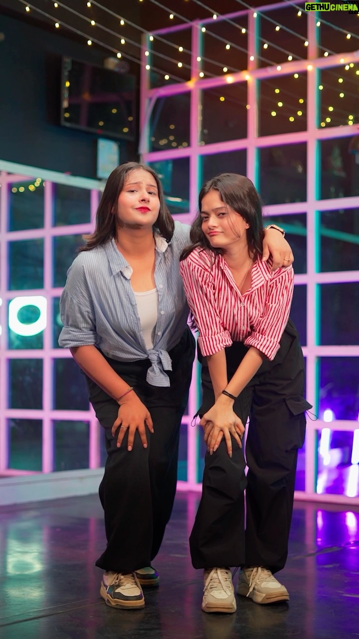 Priya Agarwal - 1.6K Likes - Paris Ka Trip 🤭😍
@yashii__ag ❤️
.
.
.
#reels #reelsinstagram #instagram #instagood #pariskatrip #milindgaba #trendingsong #look #dance #trend #viral #explorepage