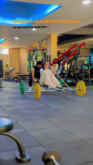 Priya Agarwal Instagram - Tag Your Gym Buddies 😂🫨
@the.hustle1 🏋🏻
.
.
.
.
#reels #reelsinstagram #instagood #instagram #gym #masti #gymbro #car #pagalpanti #viral #explorepage #madhubala