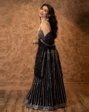 Priya Ahuja Instagram - 🖤✨

Videographer: @photo_vinayak 
Outfit: @indya 
Make up : @makeoverbydipika 
Studio : @studio__1965 

( outfit , black lehnga , glamorous, traditional, festival wear festive look )